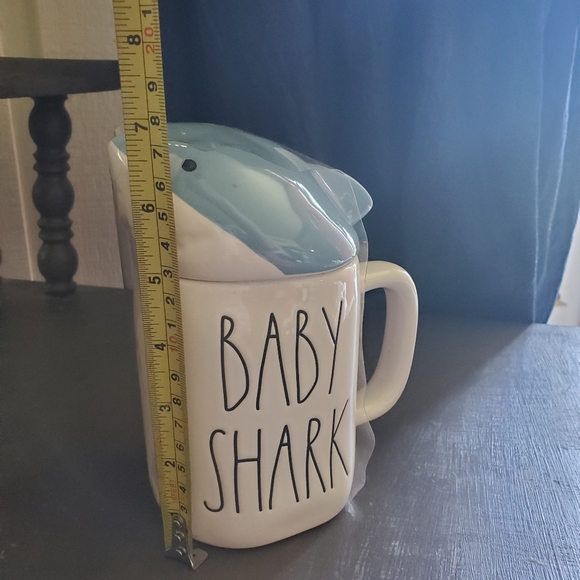 💛2 for $35💛Rae Dunn Baby Shark Mug - Picture 6 of 7